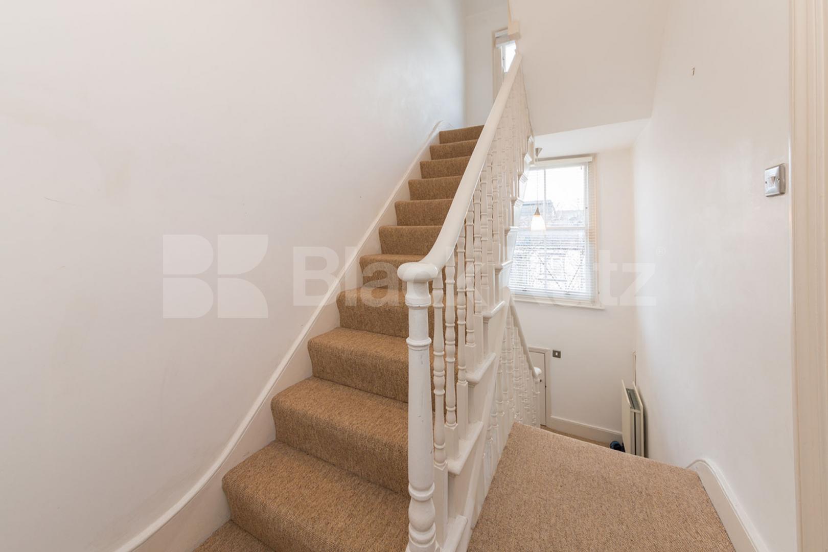 Large split level 3 bedroom in a well maintained conversion in Archway Marlborough Road, Upper Holloway 